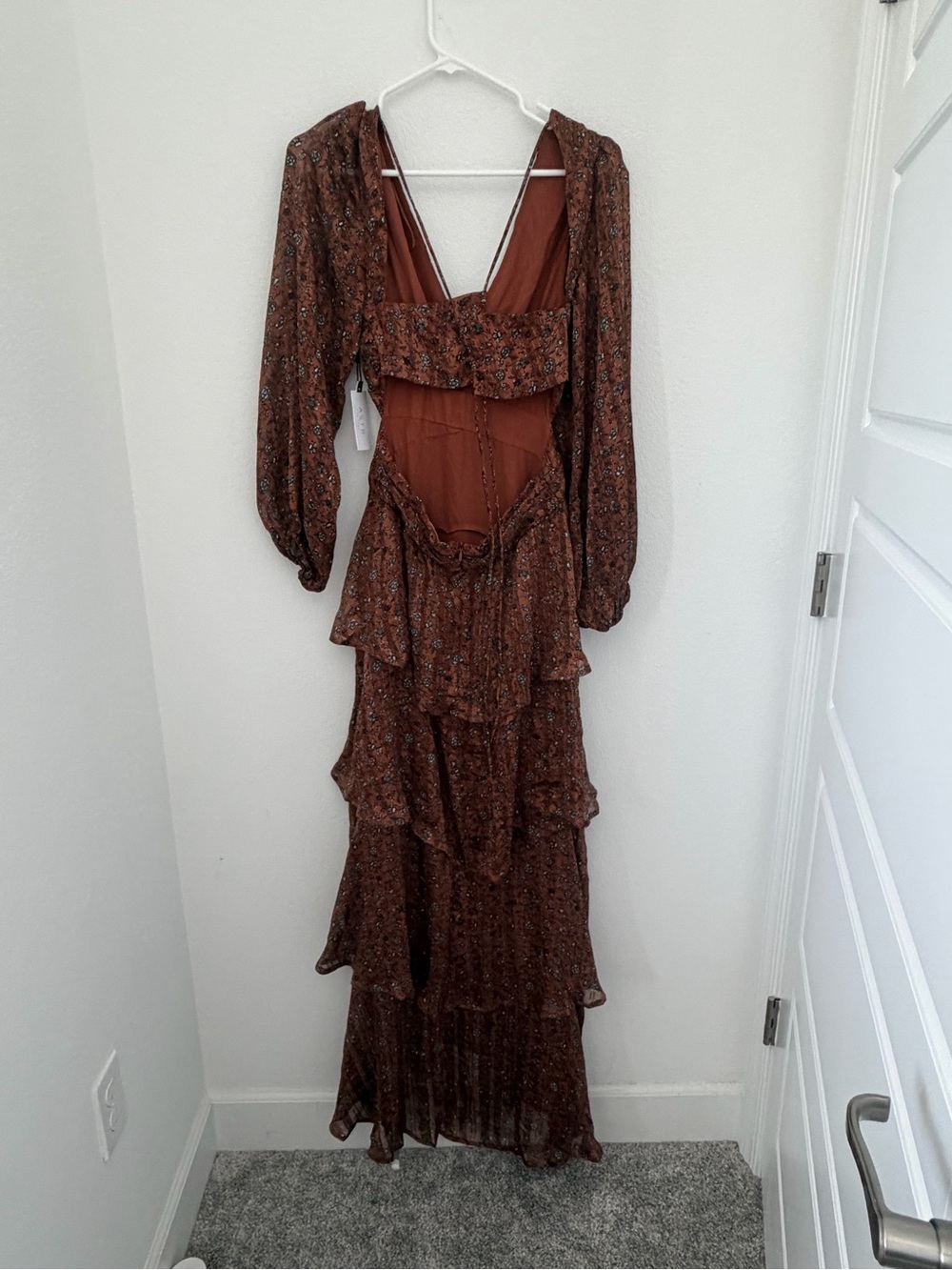 ASTR The Label Anora Copper Black Ditsy Long Sleeve Open Back Maxi Dress Small - Picture 7 of 9